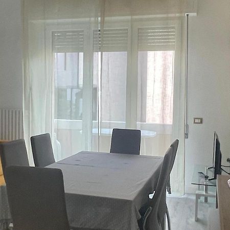 La Magnolia Apartments III Poppy Десенцано дел Гарда Екстериор снимка