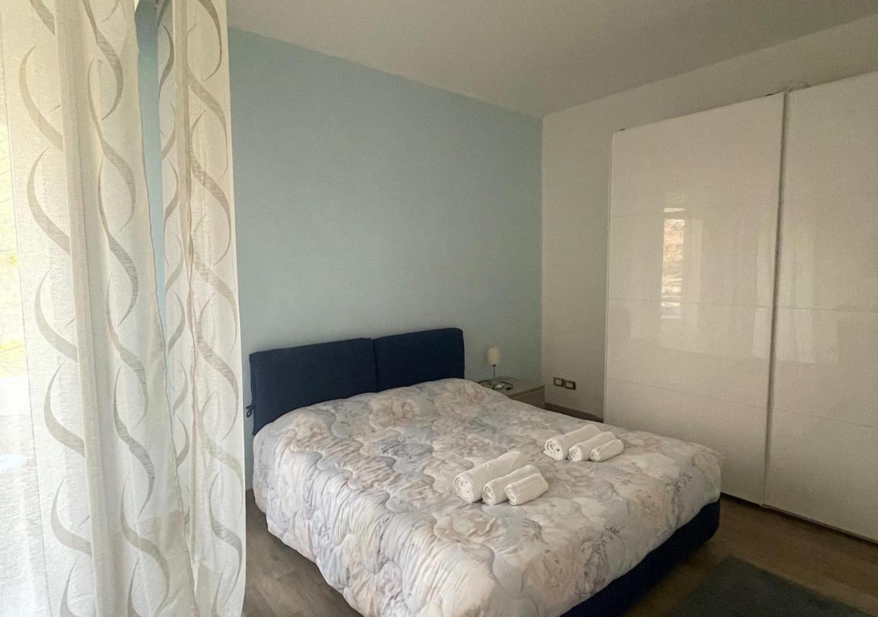 La Magnolia Apartments III Poppy Десенцано дел Гарда Екстериор снимка