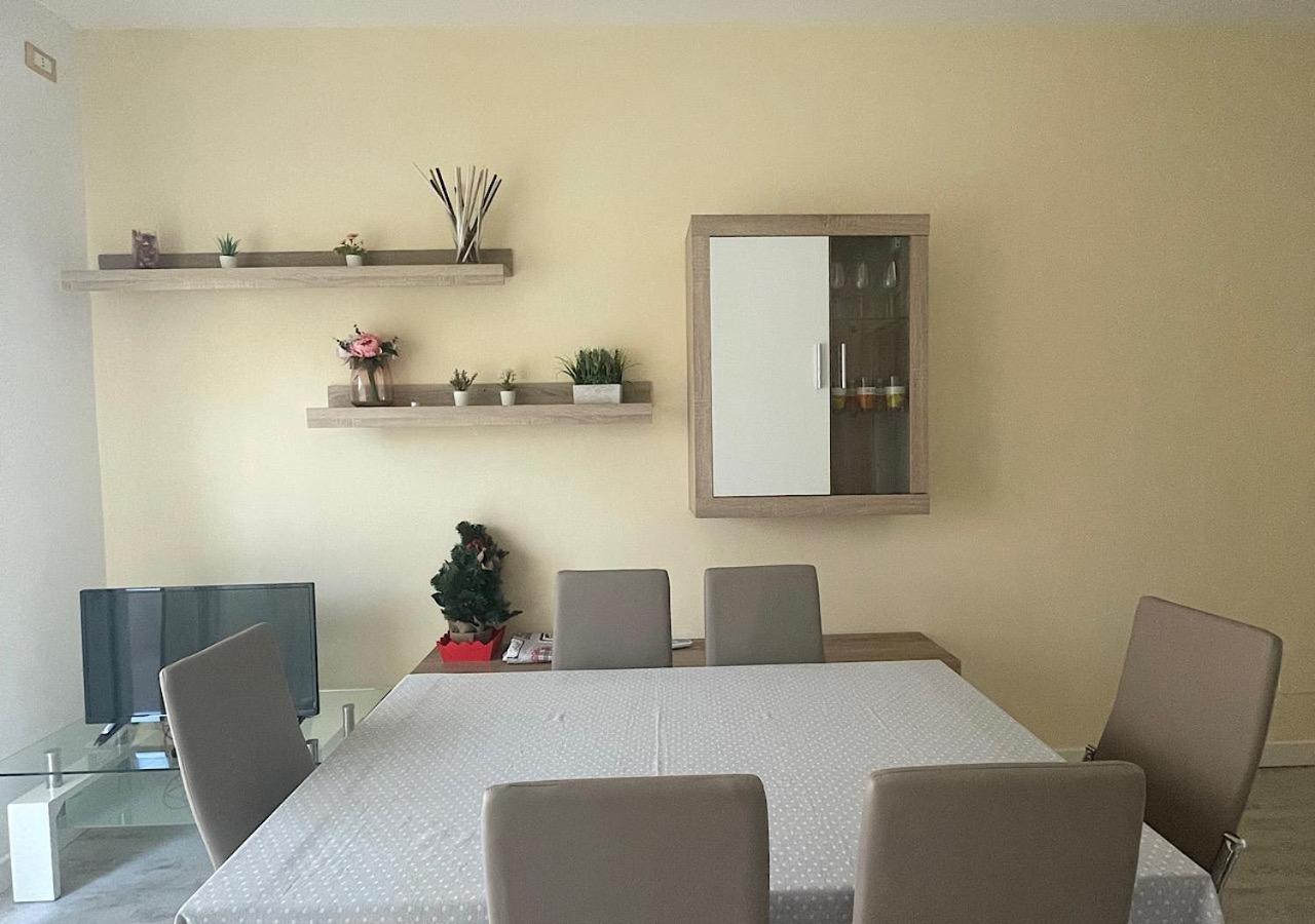 La Magnolia Apartments III Poppy Десенцано дел Гарда Екстериор снимка