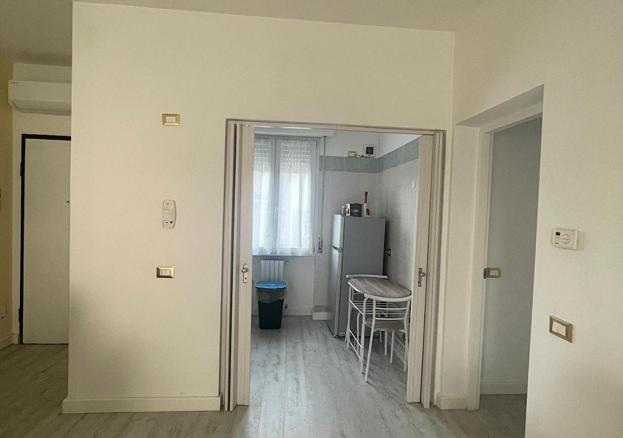 La Magnolia Apartments III Poppy Десенцано дел Гарда Екстериор снимка